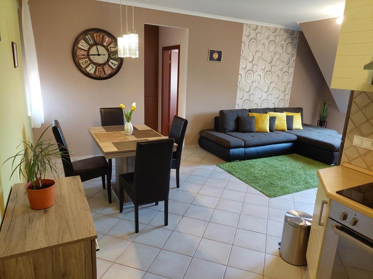 Samuci Apartman Hajdúszoboszló Εξωτερικό φωτογραφία