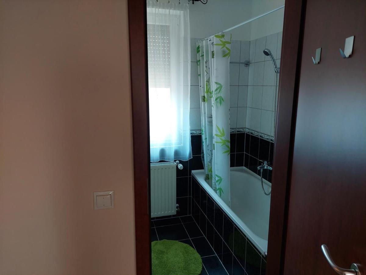 Samuci Apartman Hajdúszoboszló Εξωτερικό φωτογραφία
