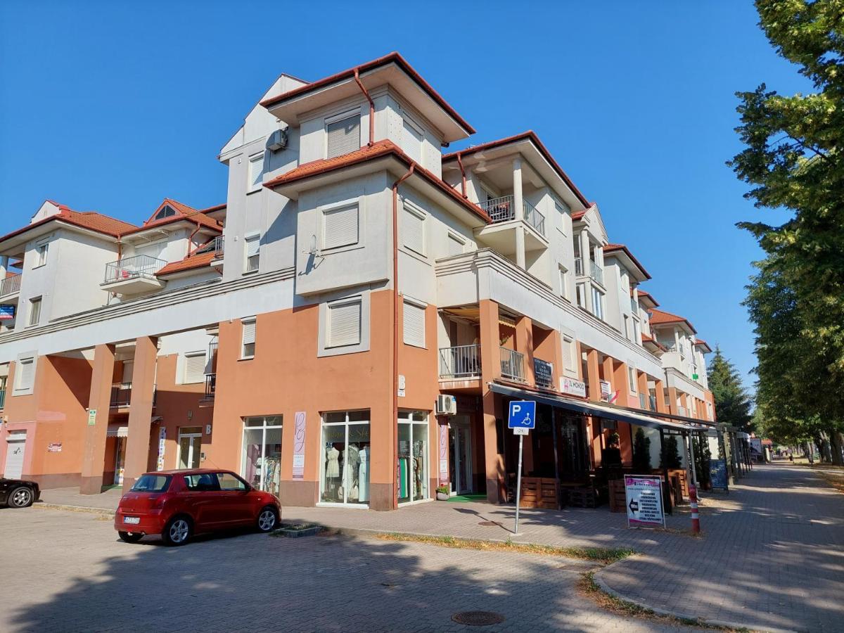 Samuci Apartman Hajdúszoboszló Εξωτερικό φωτογραφία