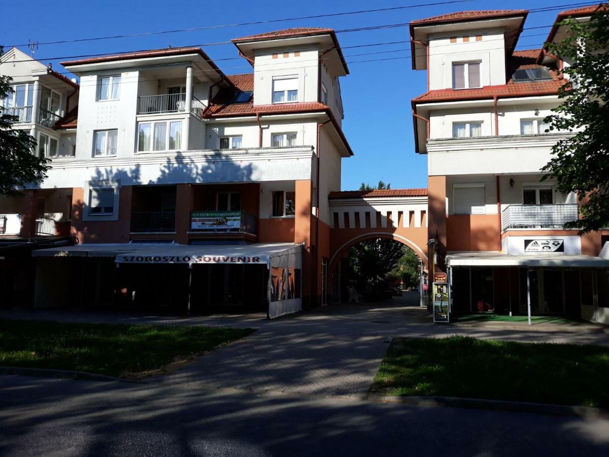 Samuci Apartman Hajdúszoboszló Εξωτερικό φωτογραφία